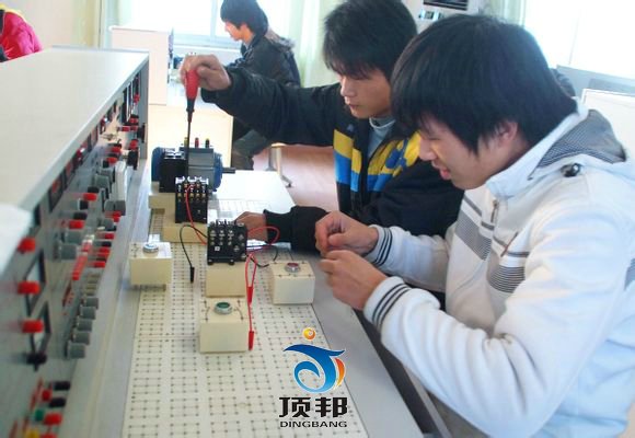 通用智能型電工電子電拖實(shí)驗(yàn)室設(shè)備(帶直流電機(jī)、三相可調(diào))