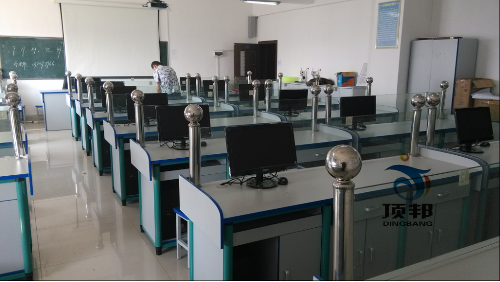 會(huì)計(jì)電算化實(shí)訓(xùn)設(shè)備