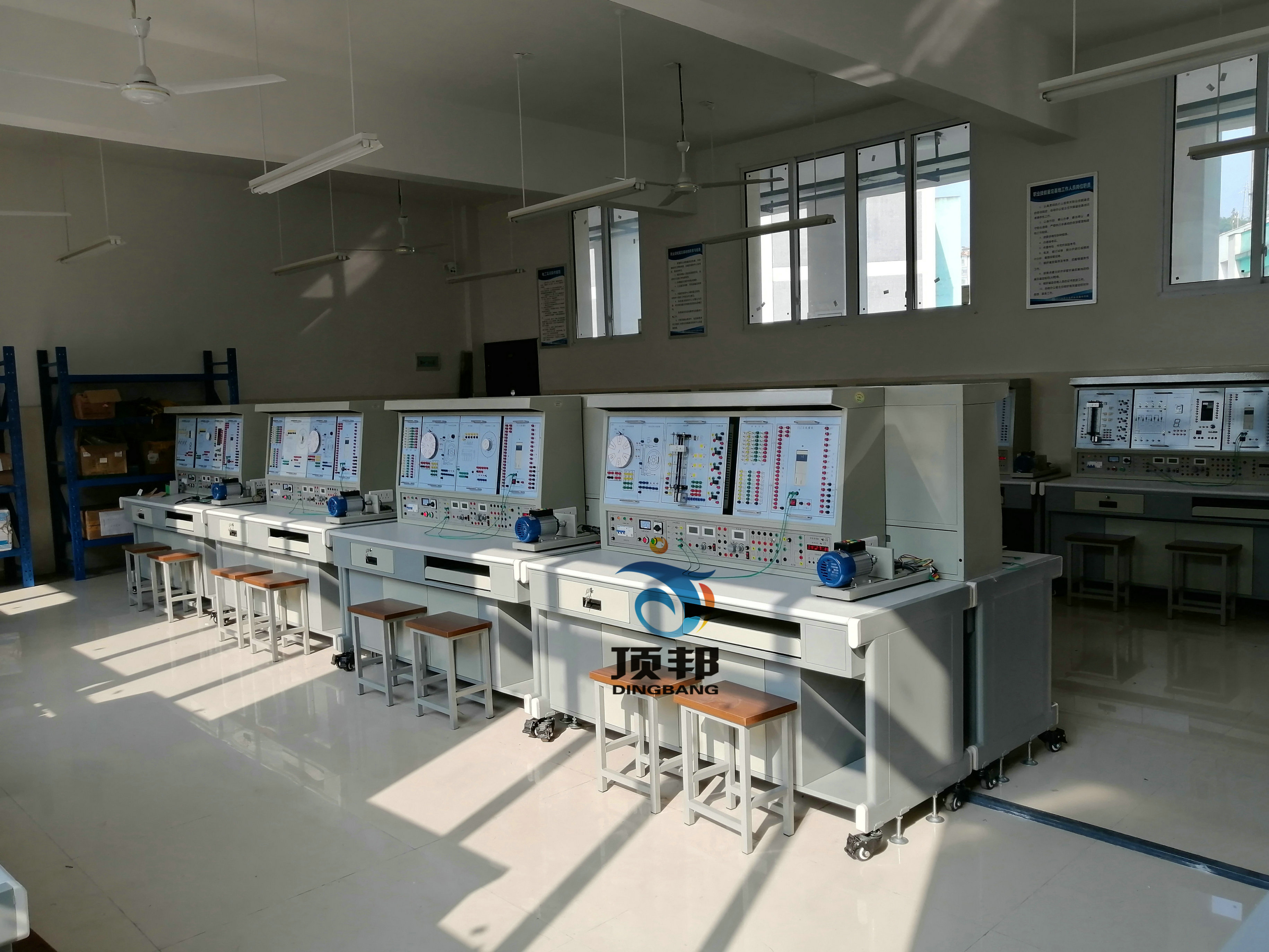 PLC可編程控制器實訓裝置