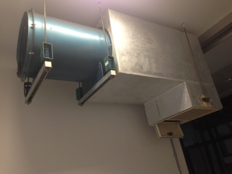 消防工程技術(shù)專業(yè)實(shí)訓(xùn)室建設(shè)方案(工程型)(圖1) 排煙風(fēng)機(jī)及排煙口