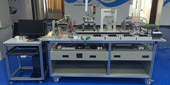 自動化生產(chǎn)線實訓室介紹(圖2) 自動化生產(chǎn)線實訓室介紹(圖2)