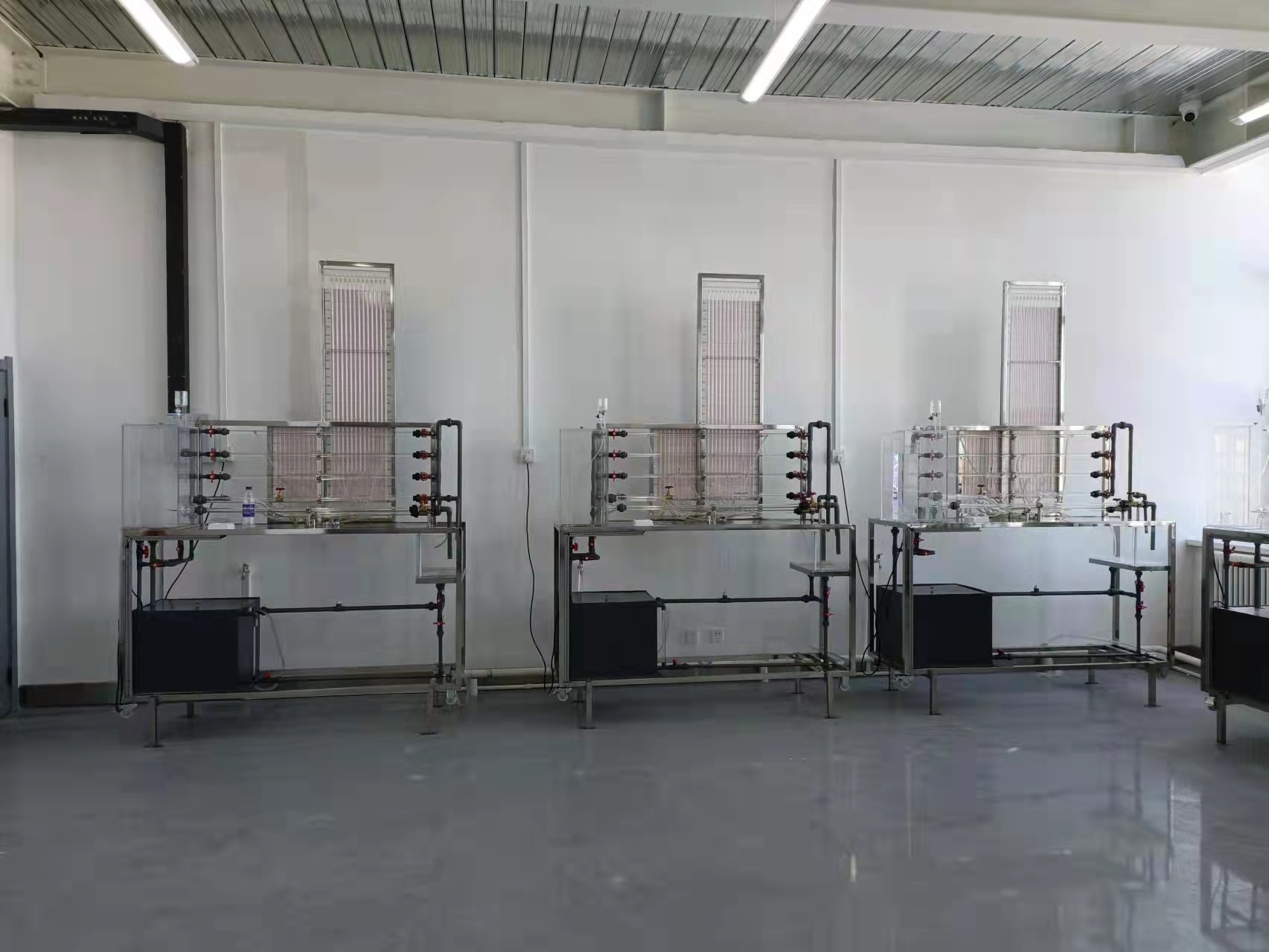 流體力學(xué)綜合實(shí)驗(yàn)裝置(圖2) 流體力學(xué)綜合實(shí)驗(yàn)裝置