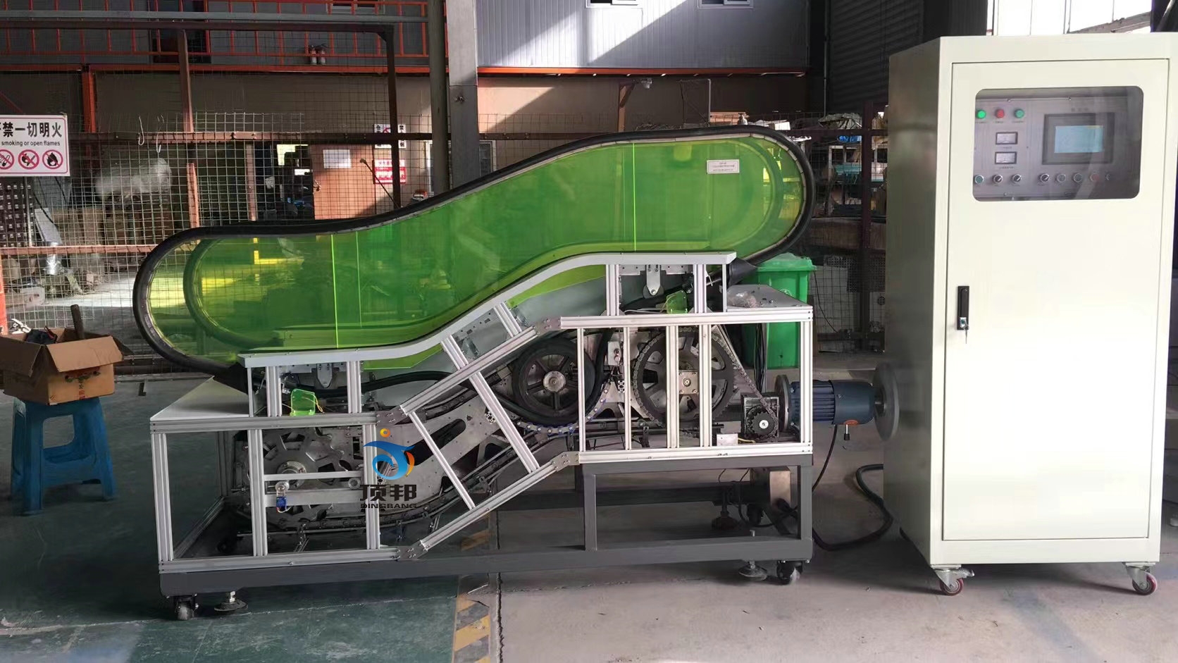 自動扶梯實(shí)訓(xùn)考核裝置(圖2) 自動扶梯實(shí)訓(xùn)考核裝置