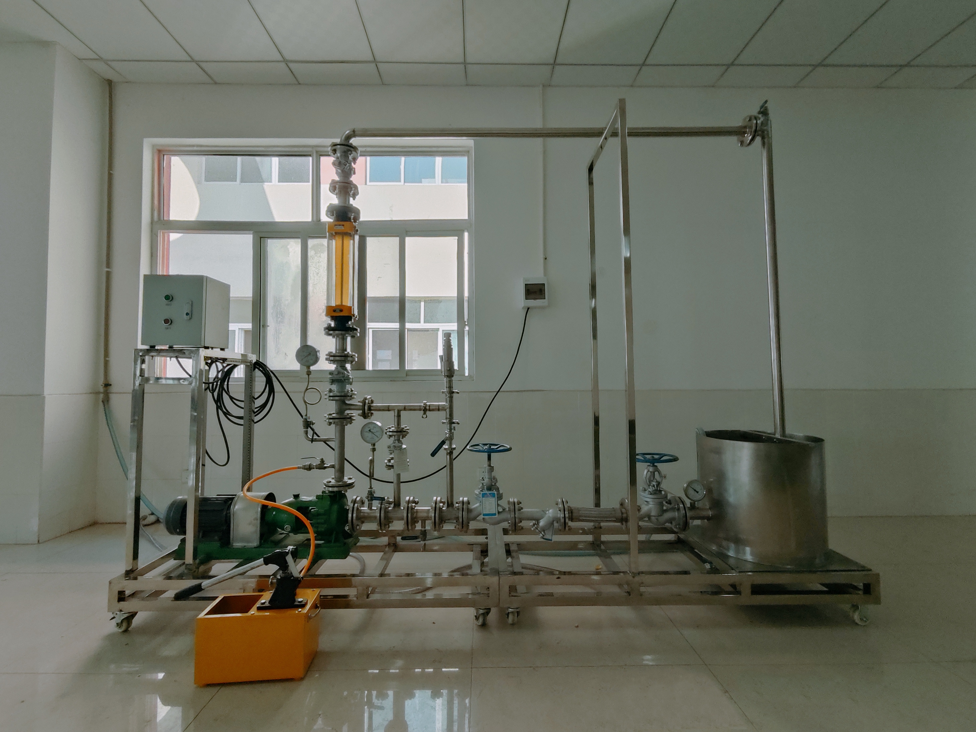 化工管路拆裝實(shí)訓(xùn)裝置(圖2) 化工管路拆裝實(shí)訓(xùn)裝置