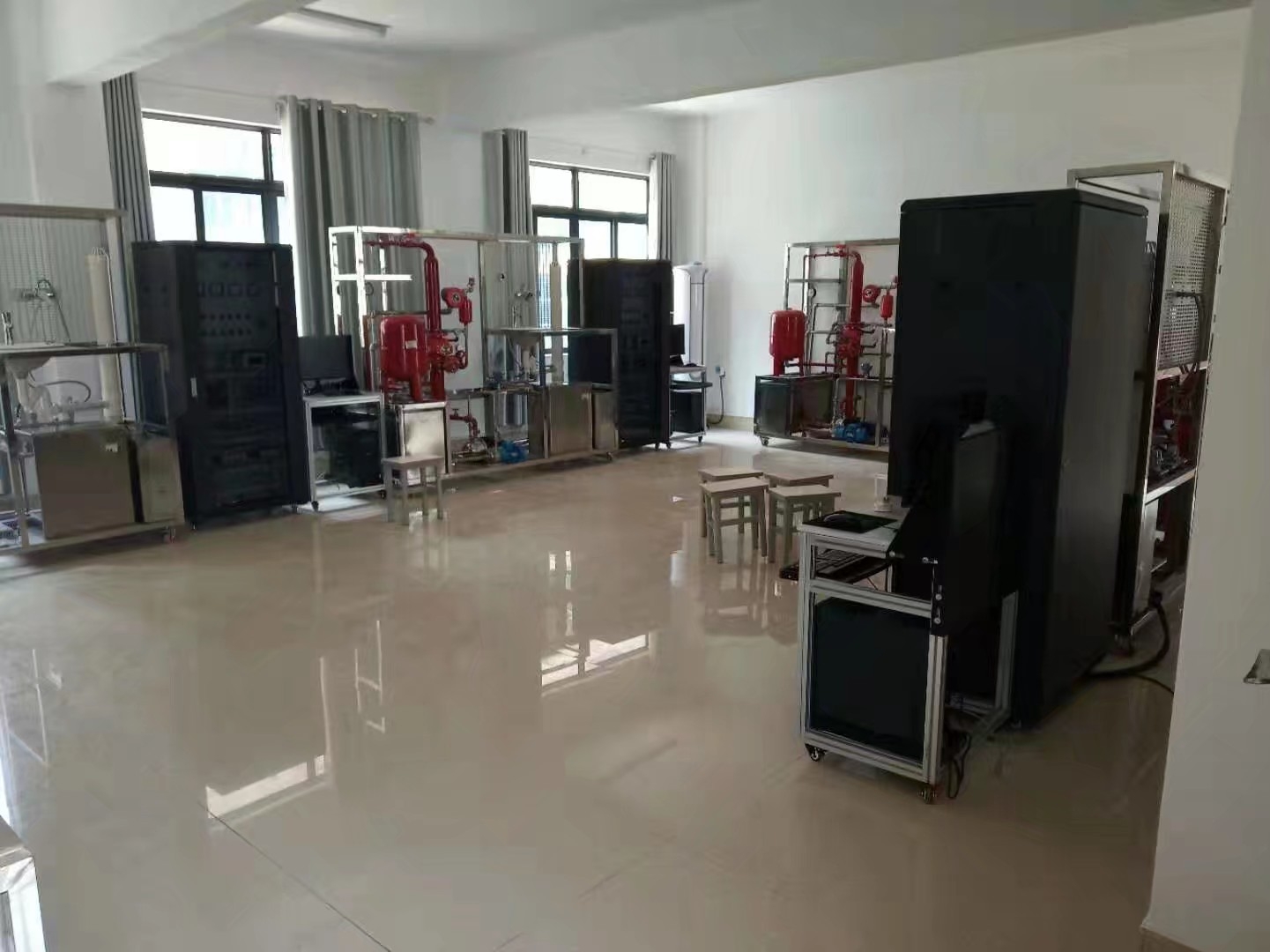 給排水設(shè)備安裝與控制裝置(圖3) 給排水設(shè)備安裝與控制裝置