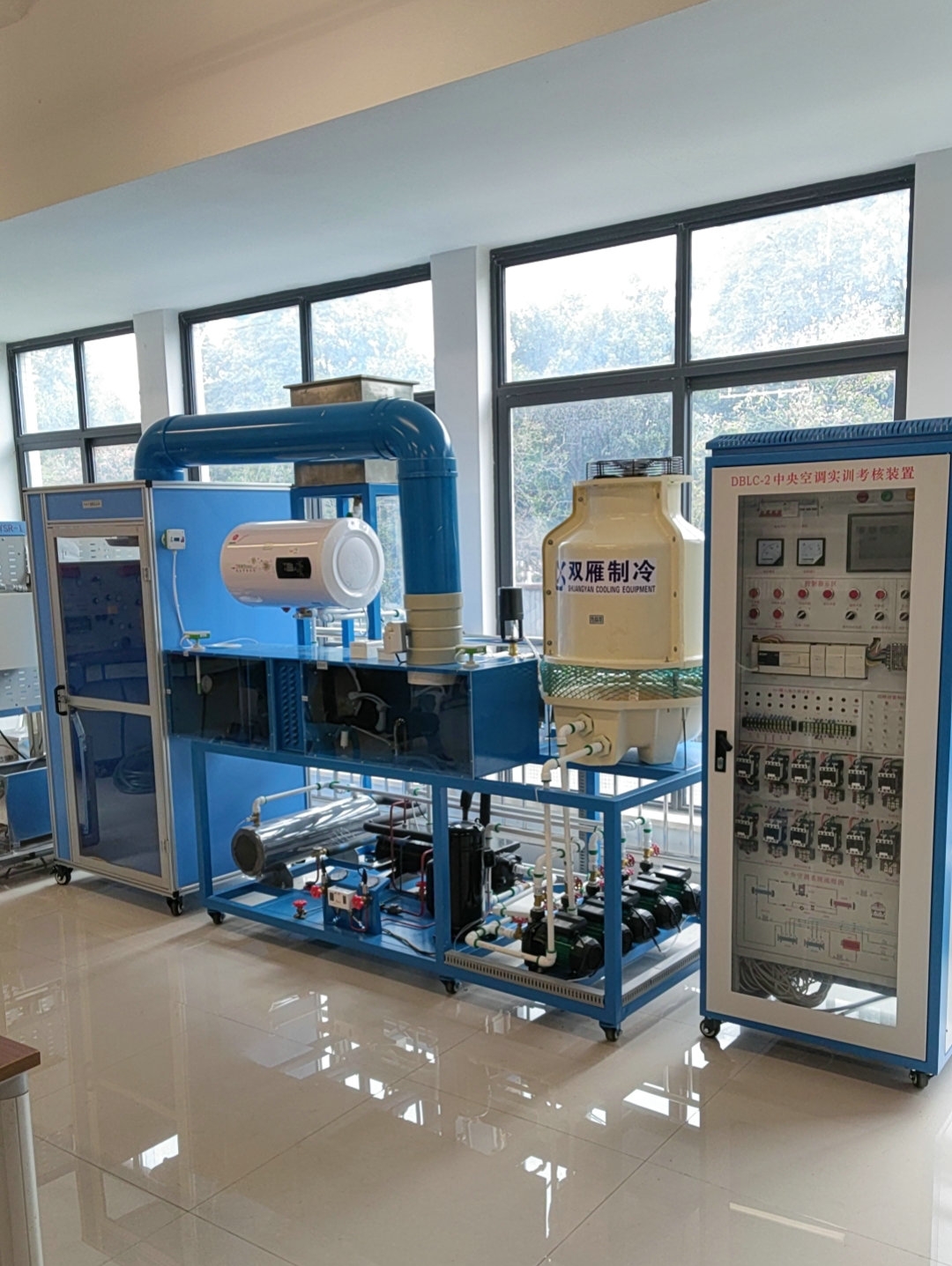 中央空調(diào)實訓考核裝置(圖3) 中央空調(diào)實訓考核裝置