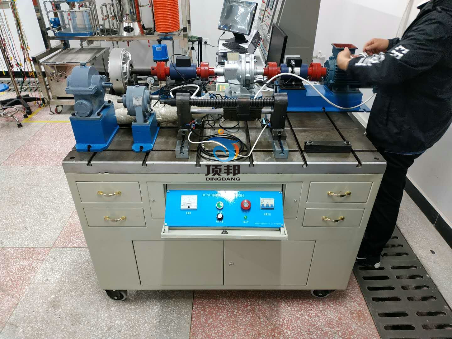 機(jī)械傳動方案創(chuàng)意組合及參數(shù)分析實驗臺