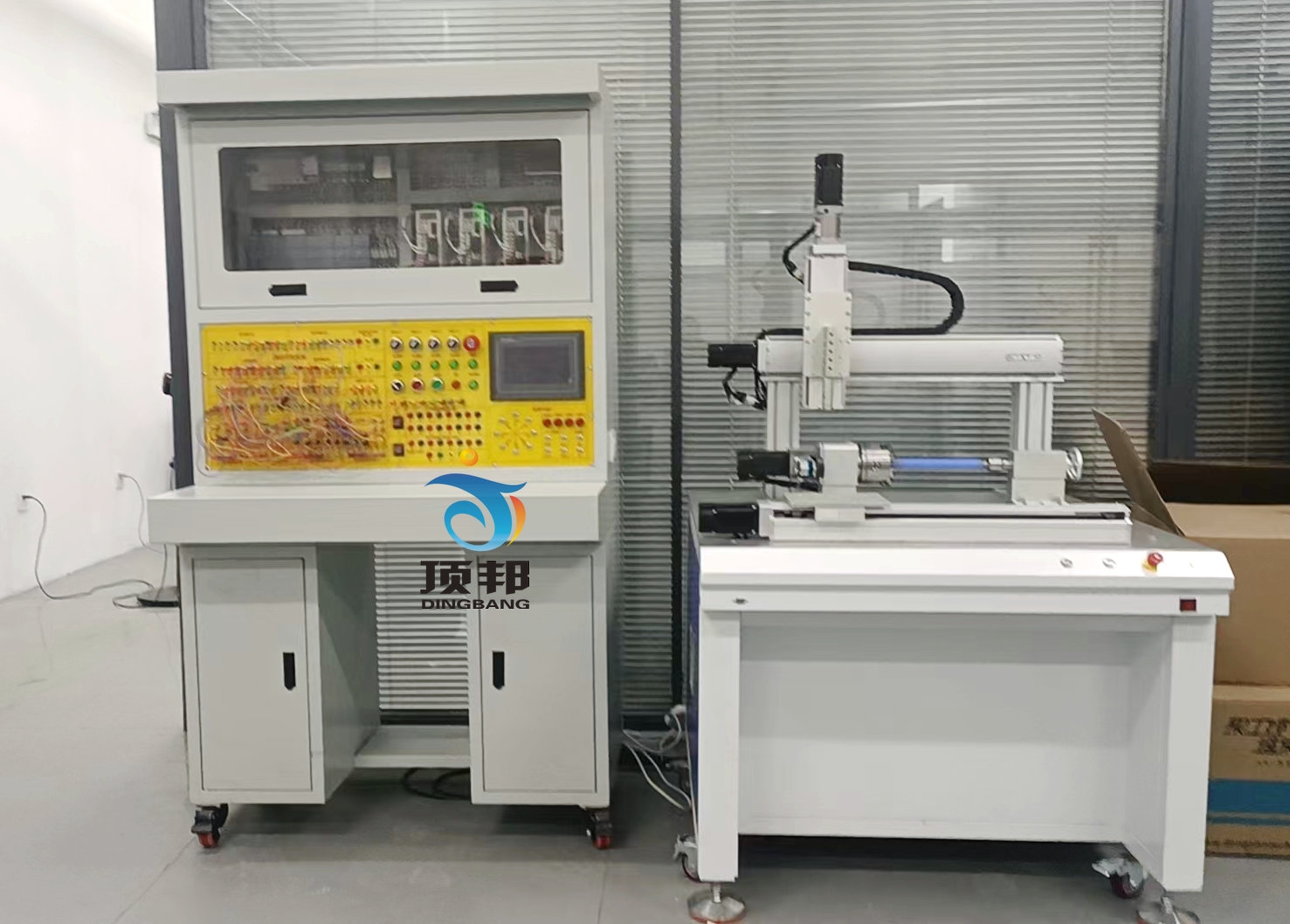 四軸運動控制實訓裝置(圖3) 四軸運動控制實訓裝置