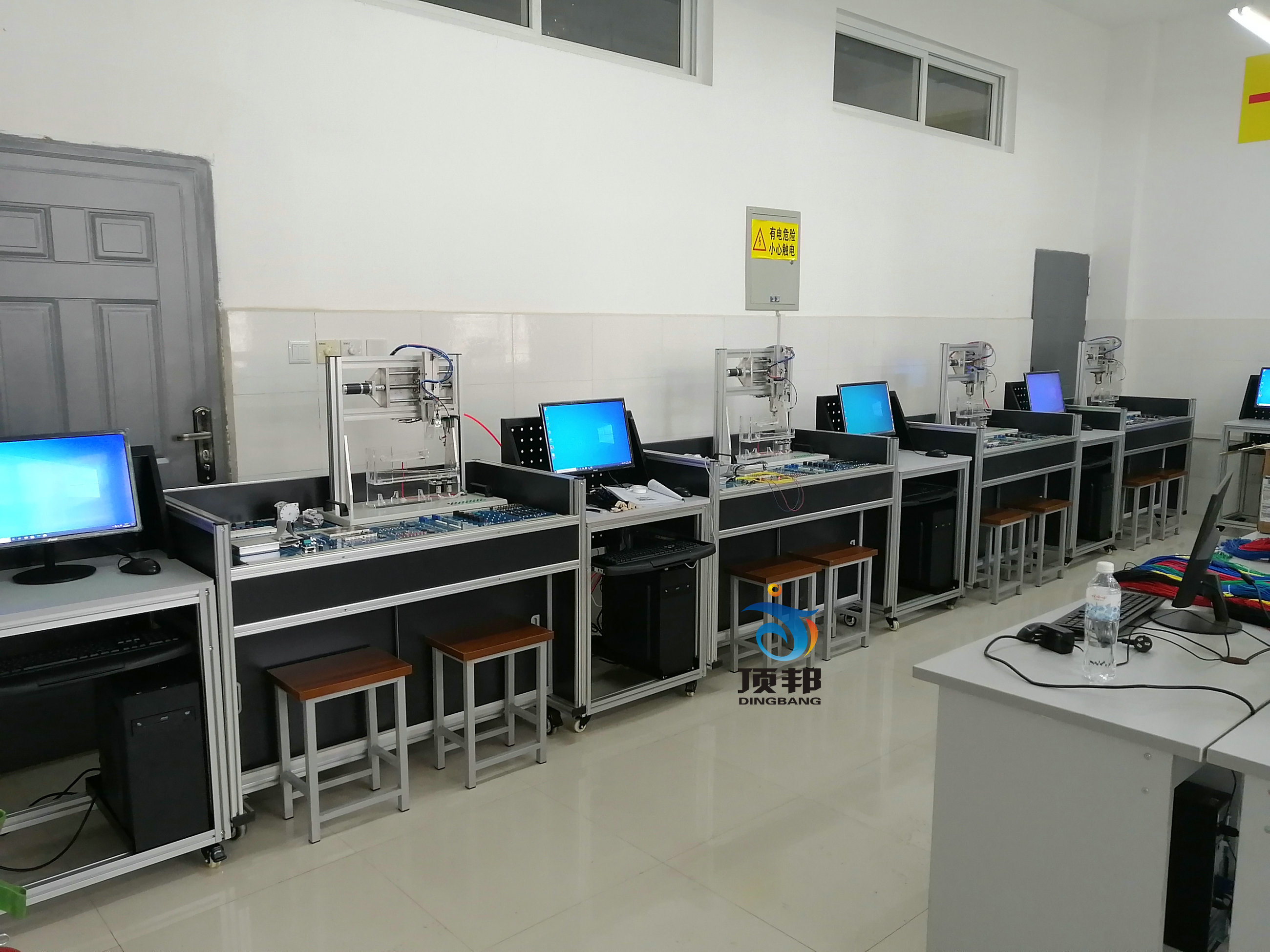 單片機應(yīng)用實訓(xùn)考核裝置