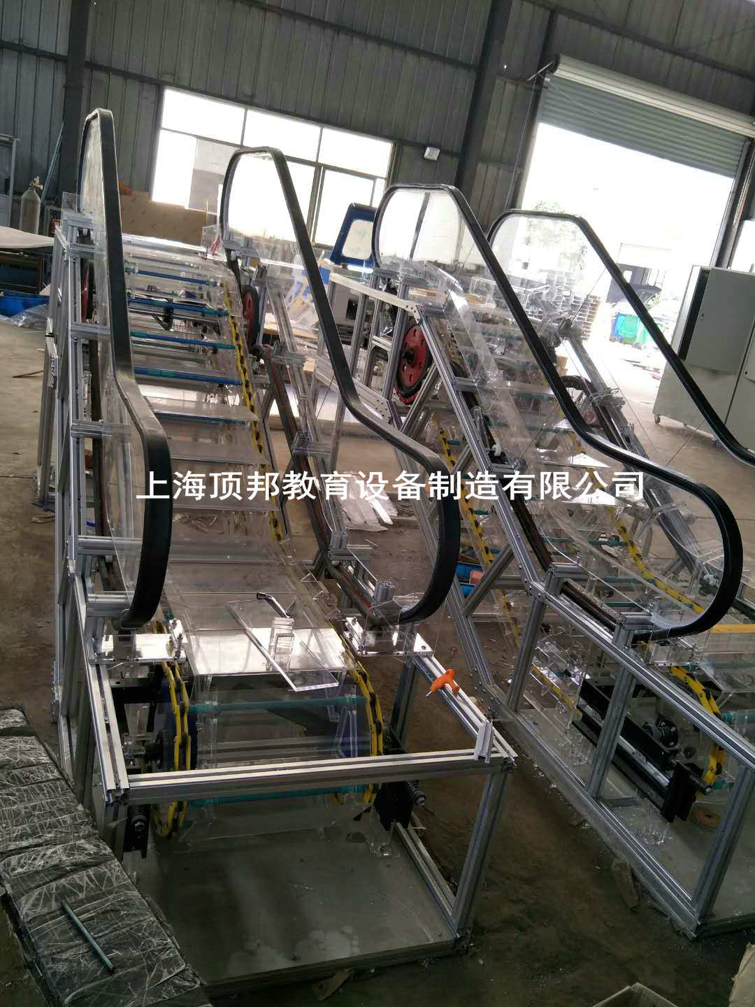 透明扶梯教學(xué)模型(圖3) 透明扶梯教學(xué)模型