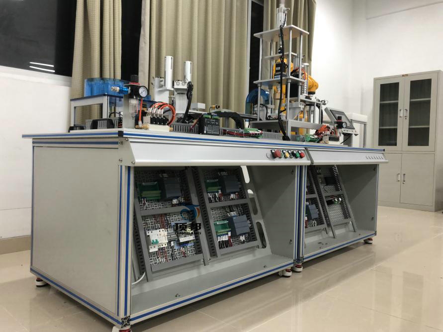 智能工業(yè)藥品灌裝系統(tǒng)實(shí)訓(xùn)平臺(tái)(圖4) 可編程控制器單元
