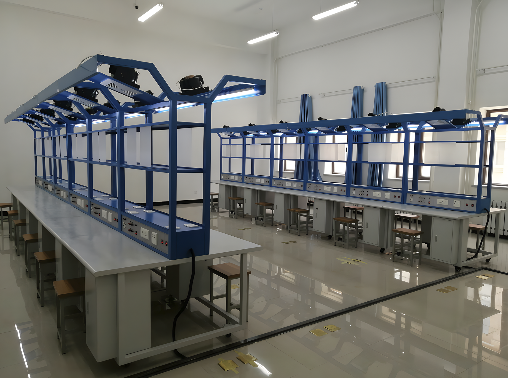 電子焊接裝配實(shí)訓(xùn)臺(tái)