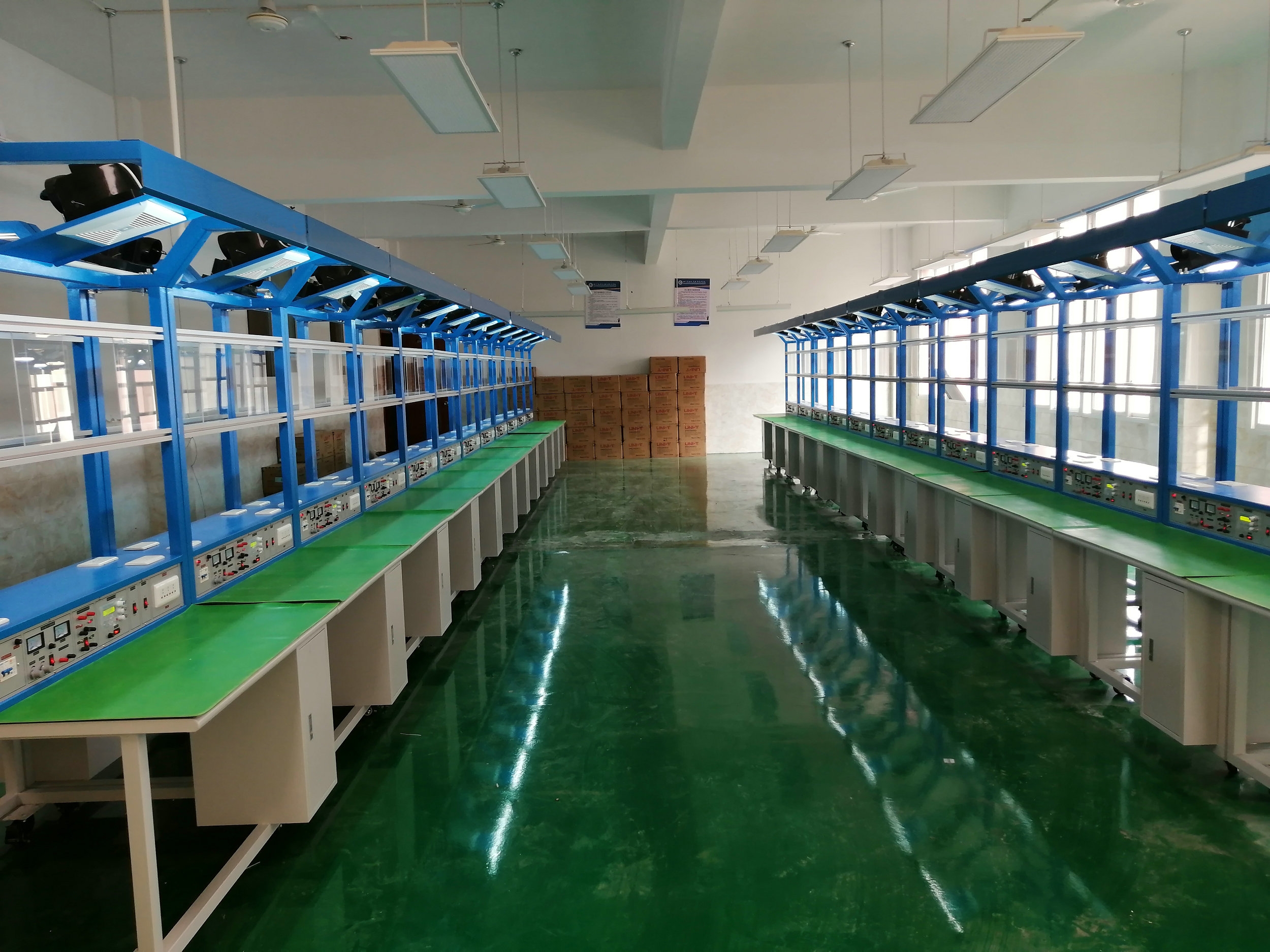 電子產(chǎn)品焊接裝配實訓(xùn)臺