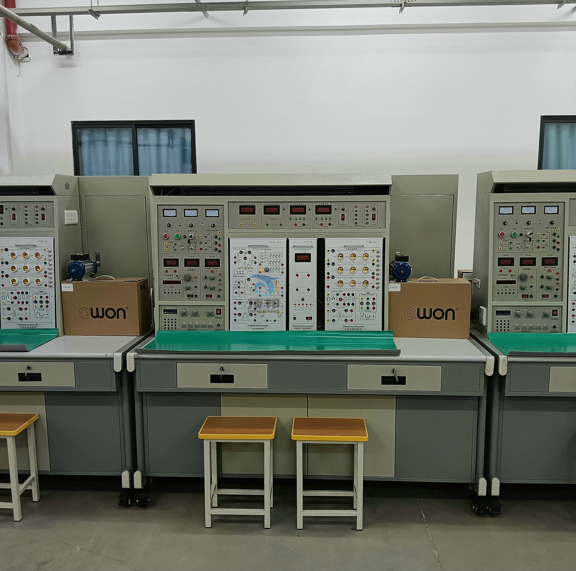 電工電子實驗裝置(圖2) 電工電子實驗裝置