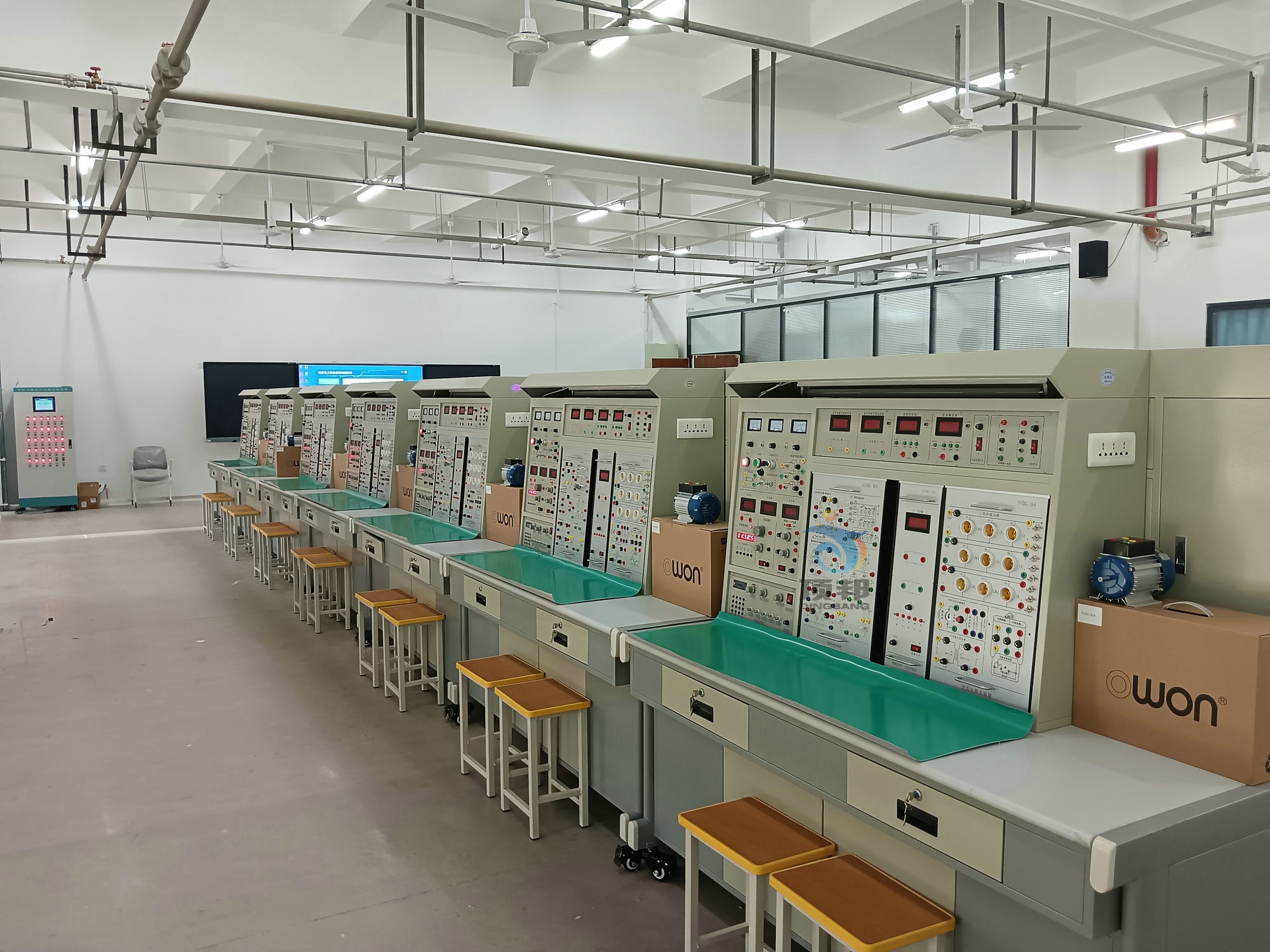電工技術(shù)實(shí)驗(yàn)裝置(電工技術(shù)實(shí)驗(yàn)臺(tái)）
