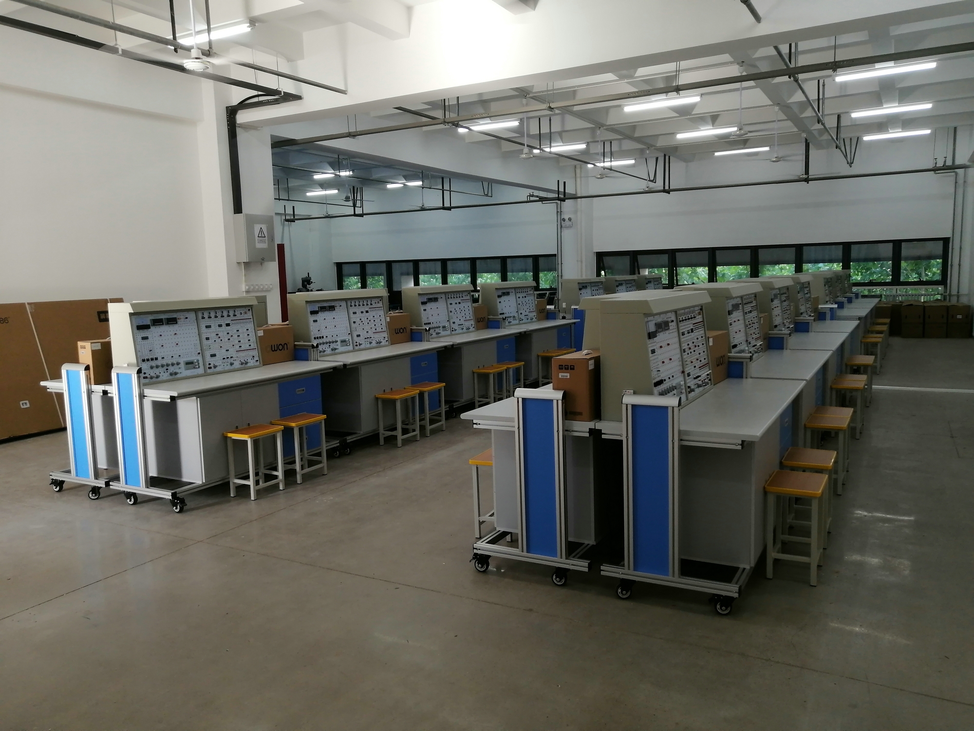 電子學綜合實驗裝置