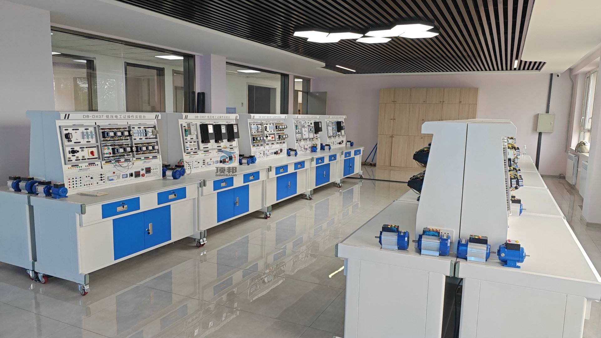 低壓電工考核實訓(xùn)裝置