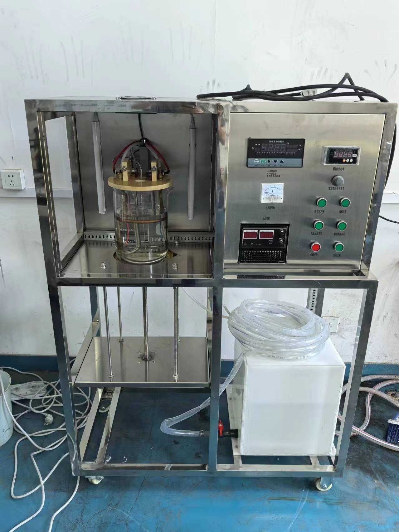 大容器內(nèi)水沸騰放熱試驗(yàn)臺(tái)(圖2) 大容器內(nèi)水沸騰放熱試驗(yàn)臺(tái)