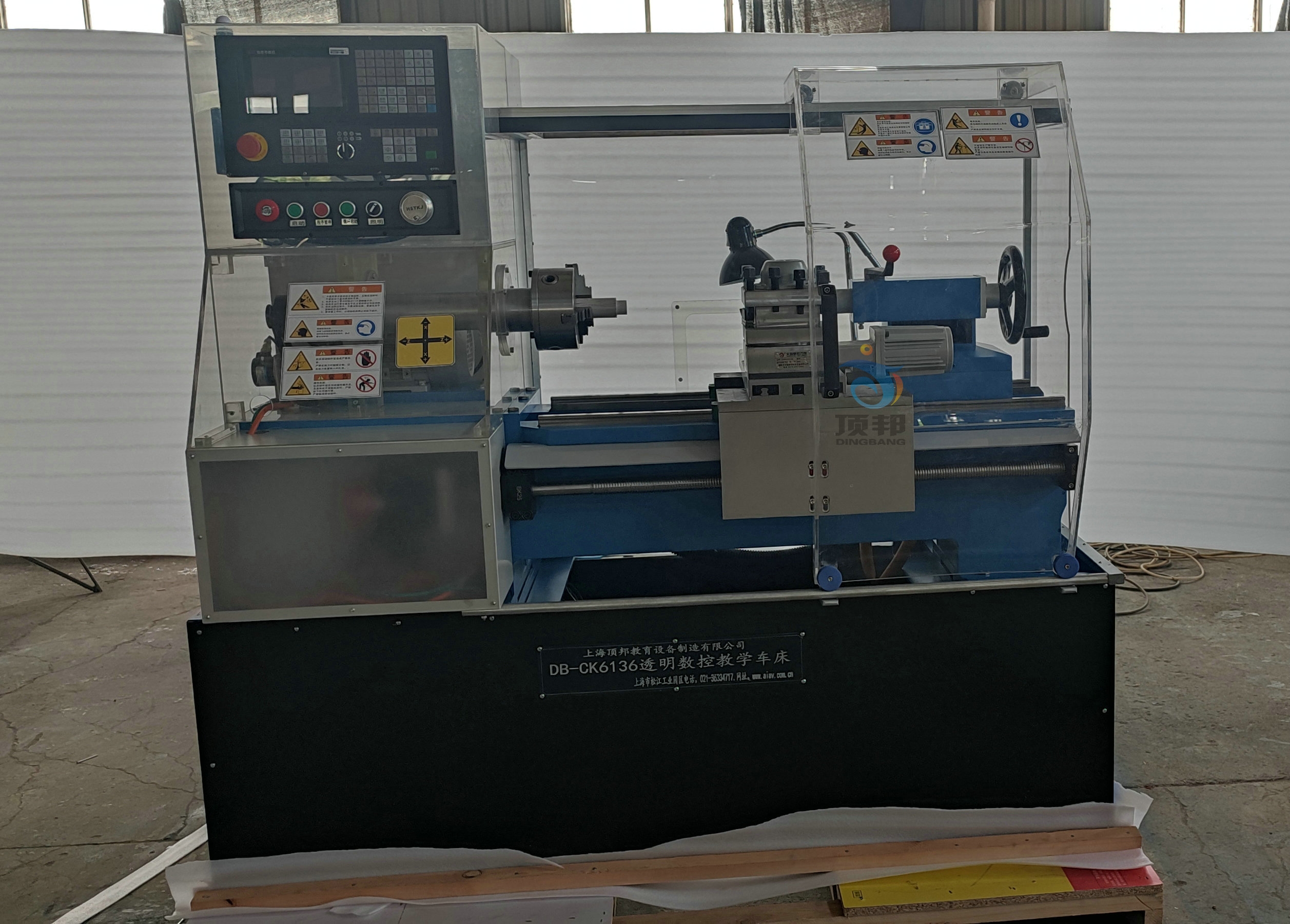 透明數(shù)控教學(xué)車床(圖3) 透明數(shù)控教學(xué)車床