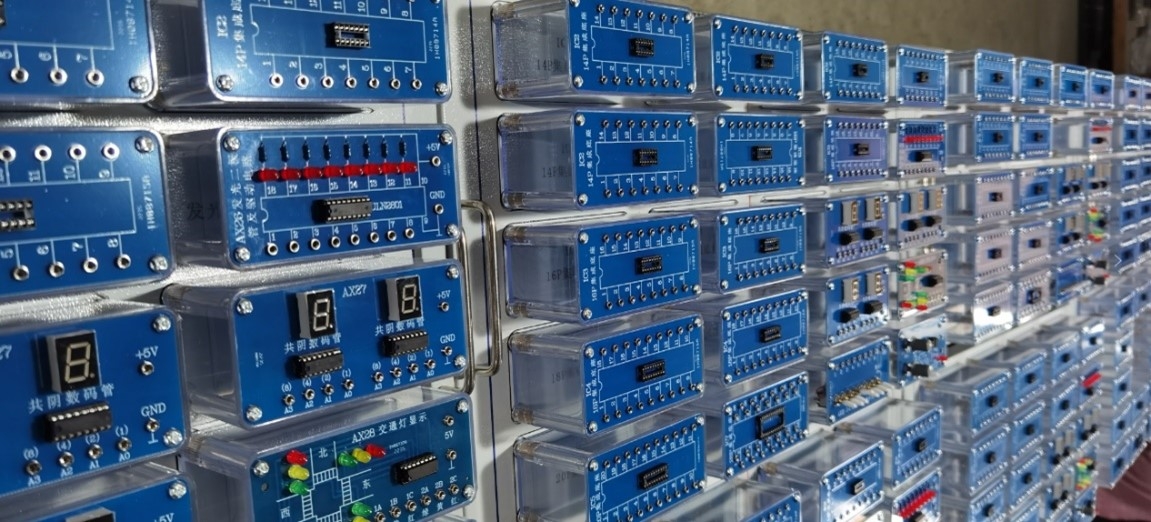 透明有機塑料封閉元件盒正側(cè)面圖