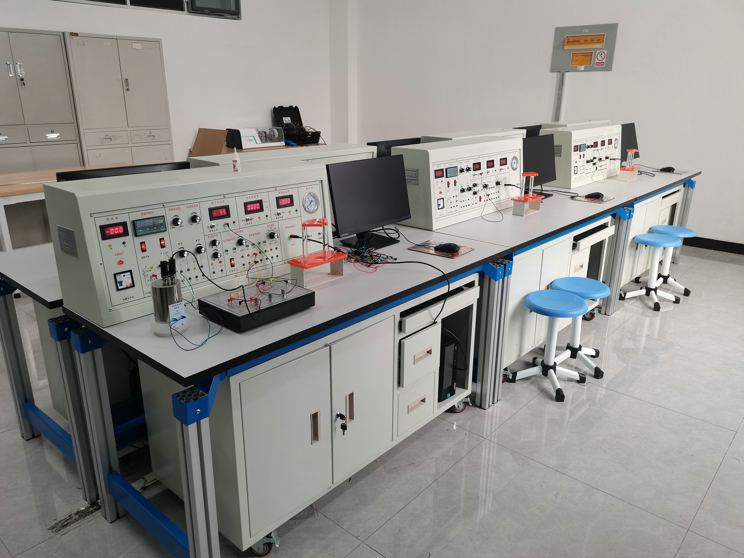傳感器原理與檢測技術(shù)實(shí)驗(yàn)臺